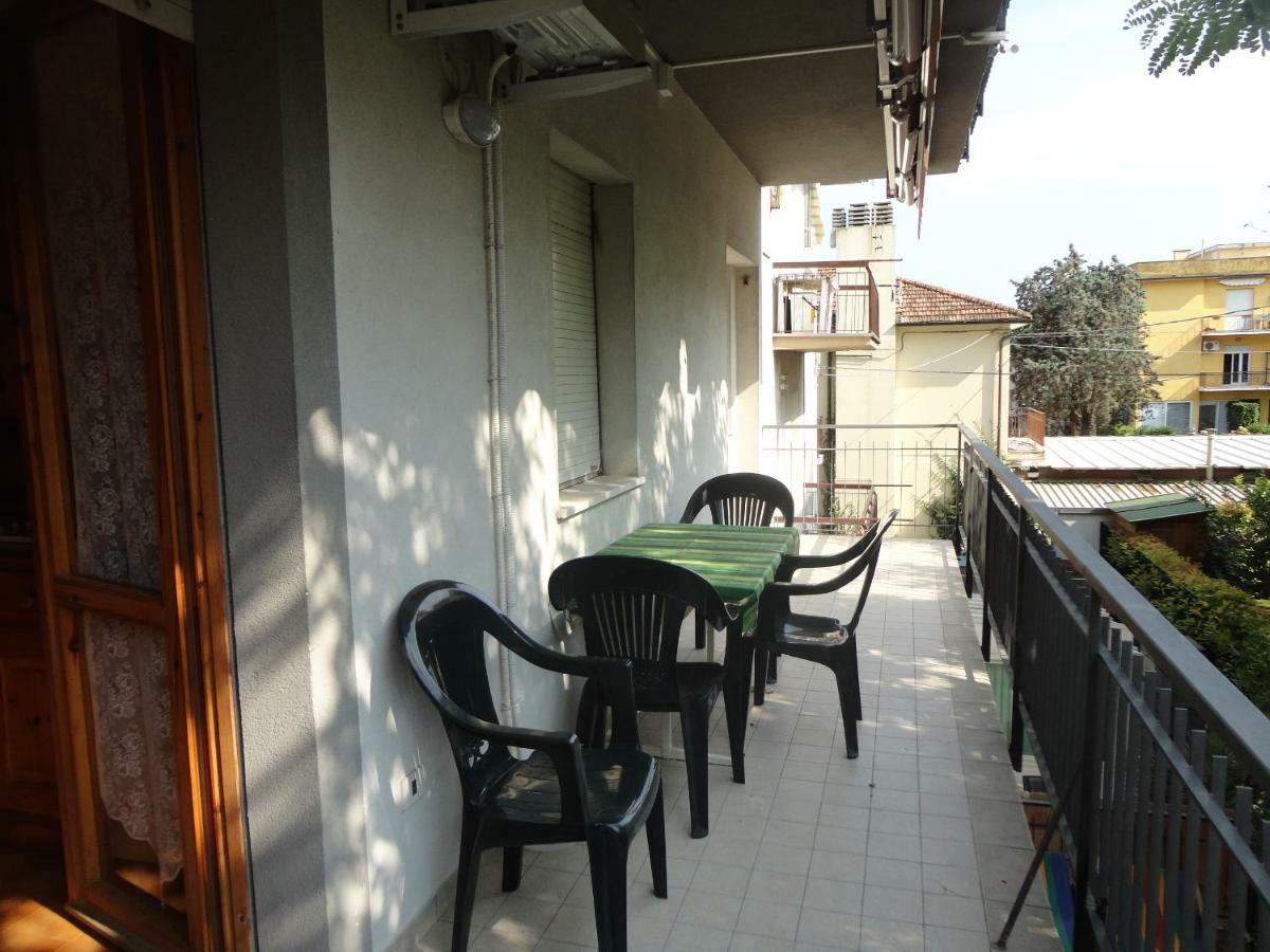 Ferienwohnung Via Pesaro A/C Marcelli Exterior foto